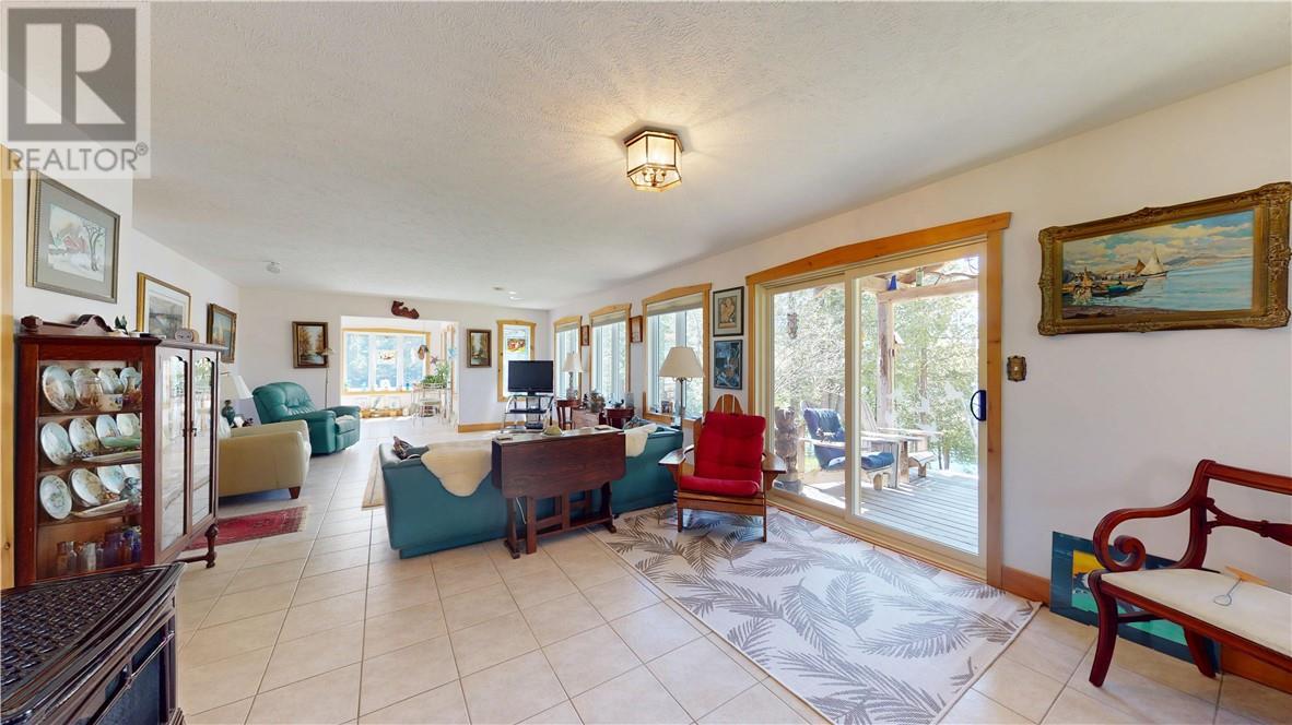 80 Steven Street, Gore Bay, ON - Indoor Photo Showing Other Room