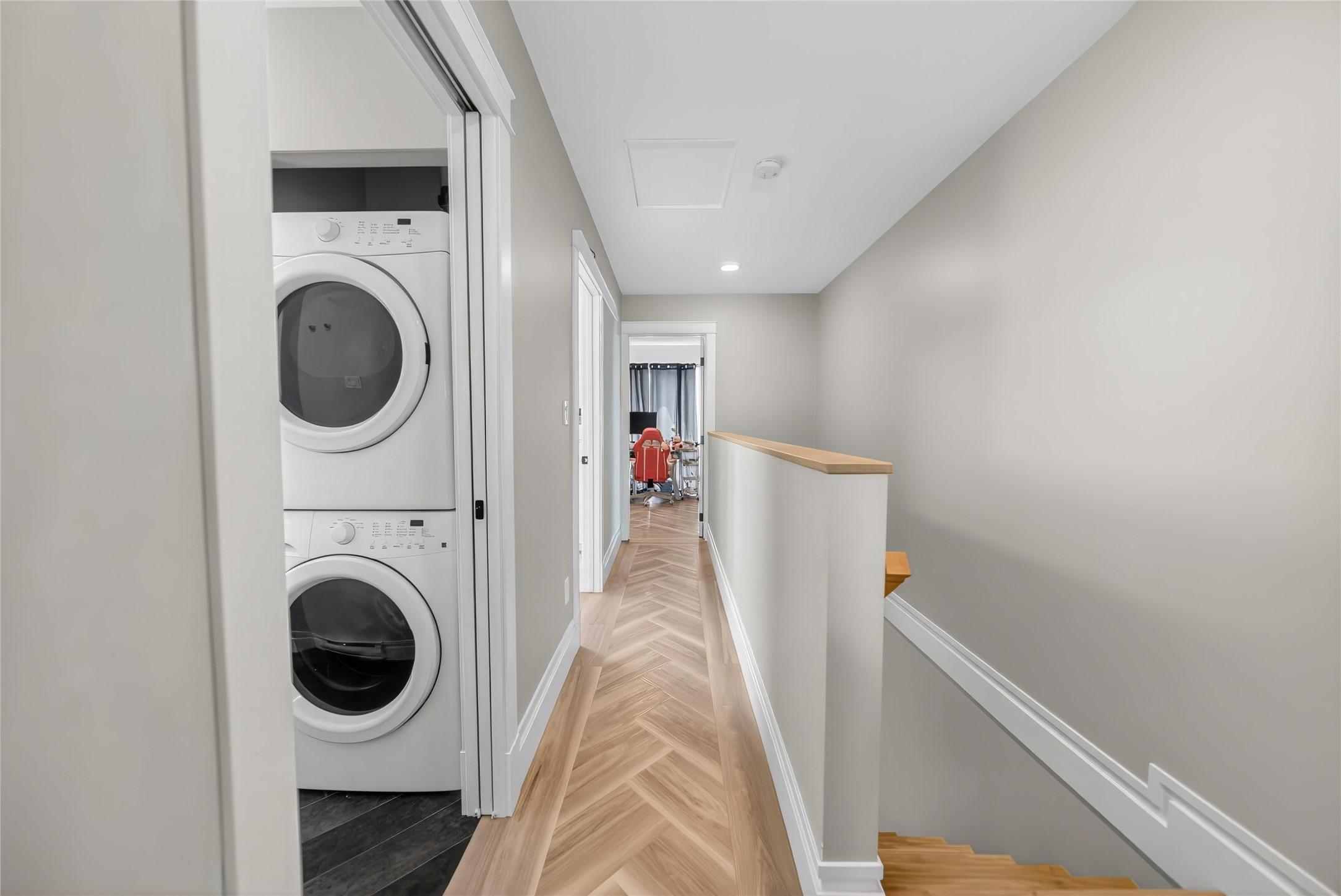 208-1004 23Rd Avenue, Cranbrook, BC - Indoor Photo Showing Laundry Room
