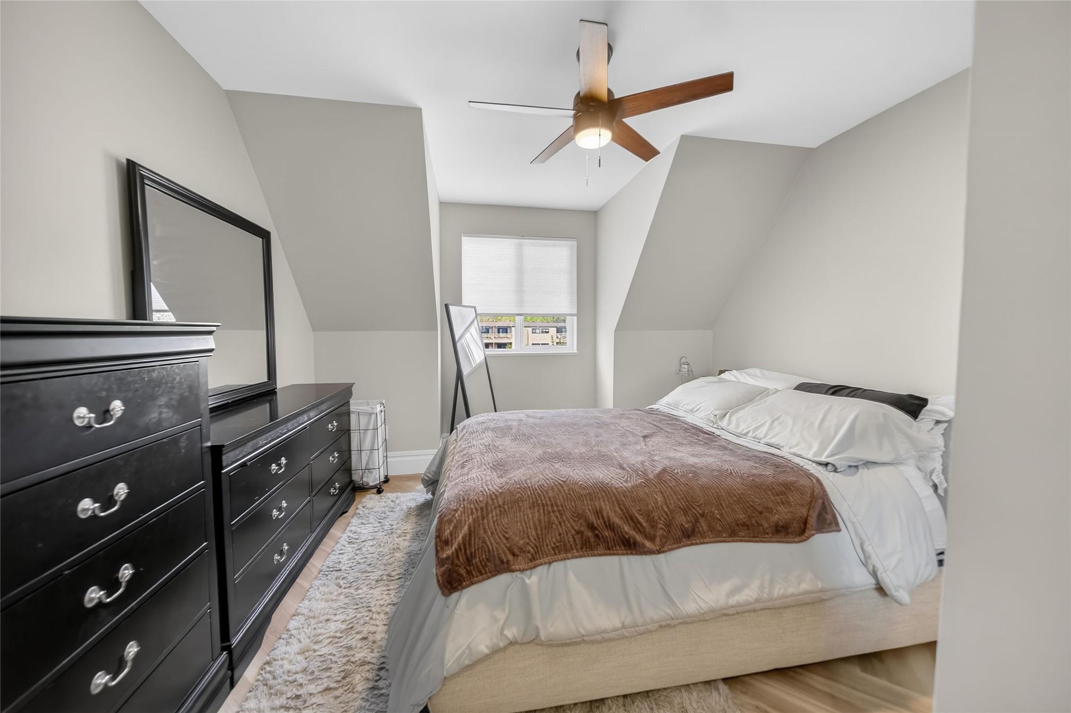 208-1004 23Rd Avenue, Cranbrook, BC - Indoor Photo Showing Bedroom