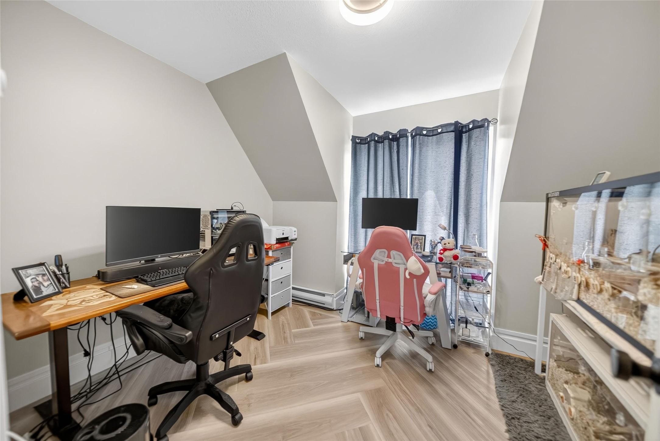 208-1004 23Rd Avenue, Cranbrook, BC - Indoor Photo Showing Office
