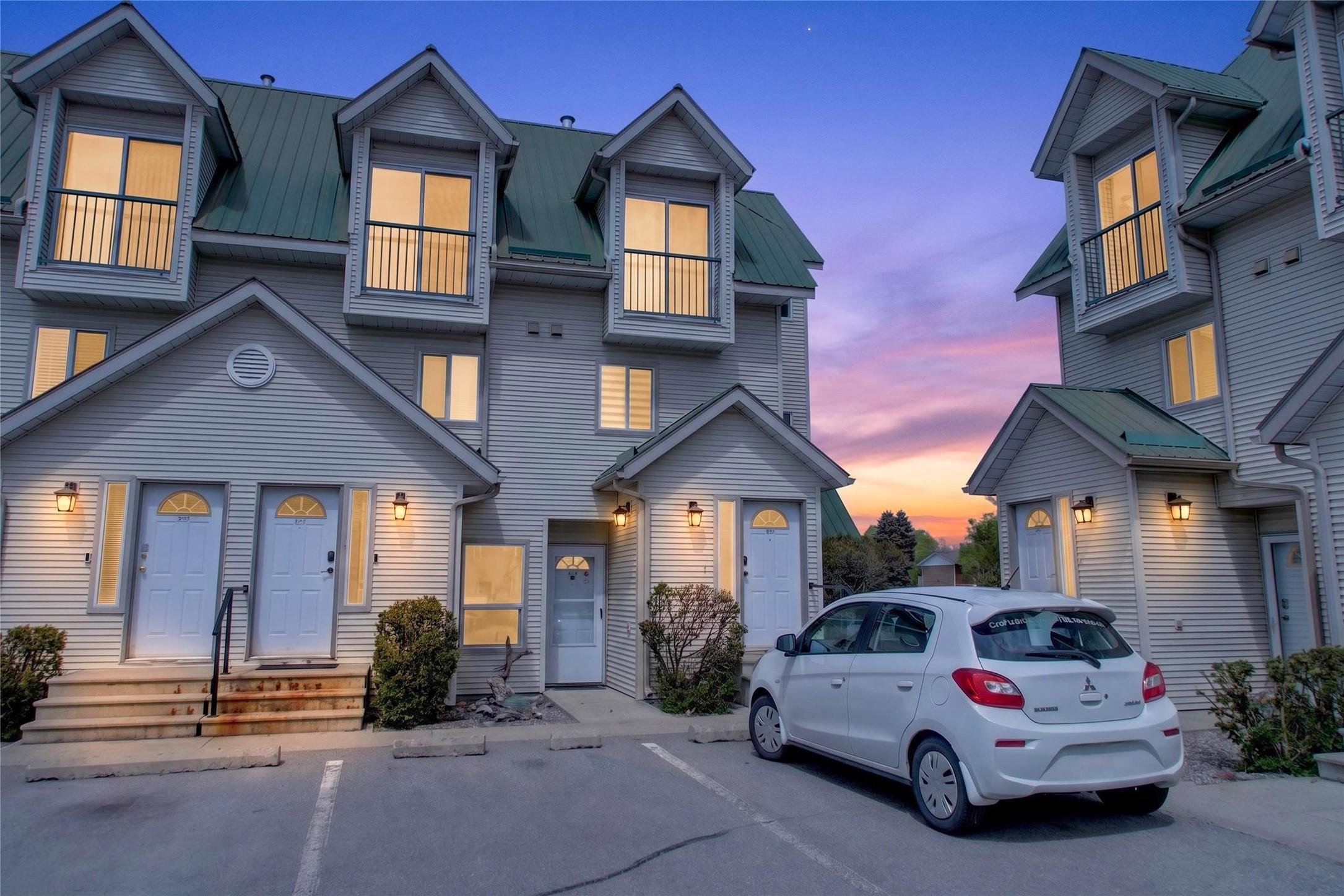 208-1004 23Rd Avenue, Cranbrook, BC - Outdoor With Facade
