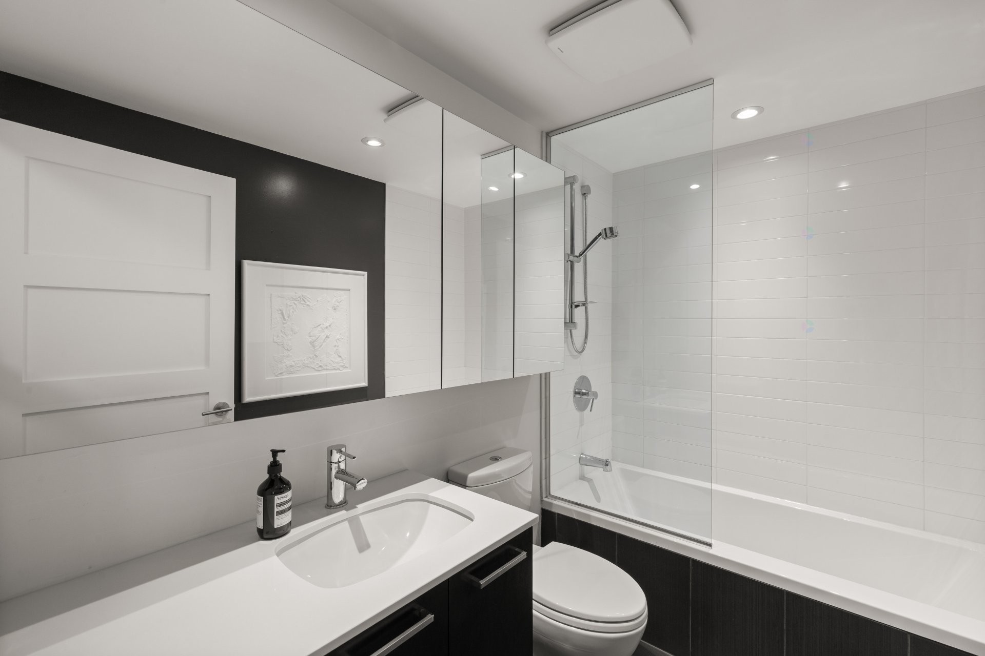 Salle de bains - 202-299 Rue De La Rotonde, Montréal (Verdun/Île-Des-Soeurs), QC - Indoor Photo Showing Bathroom