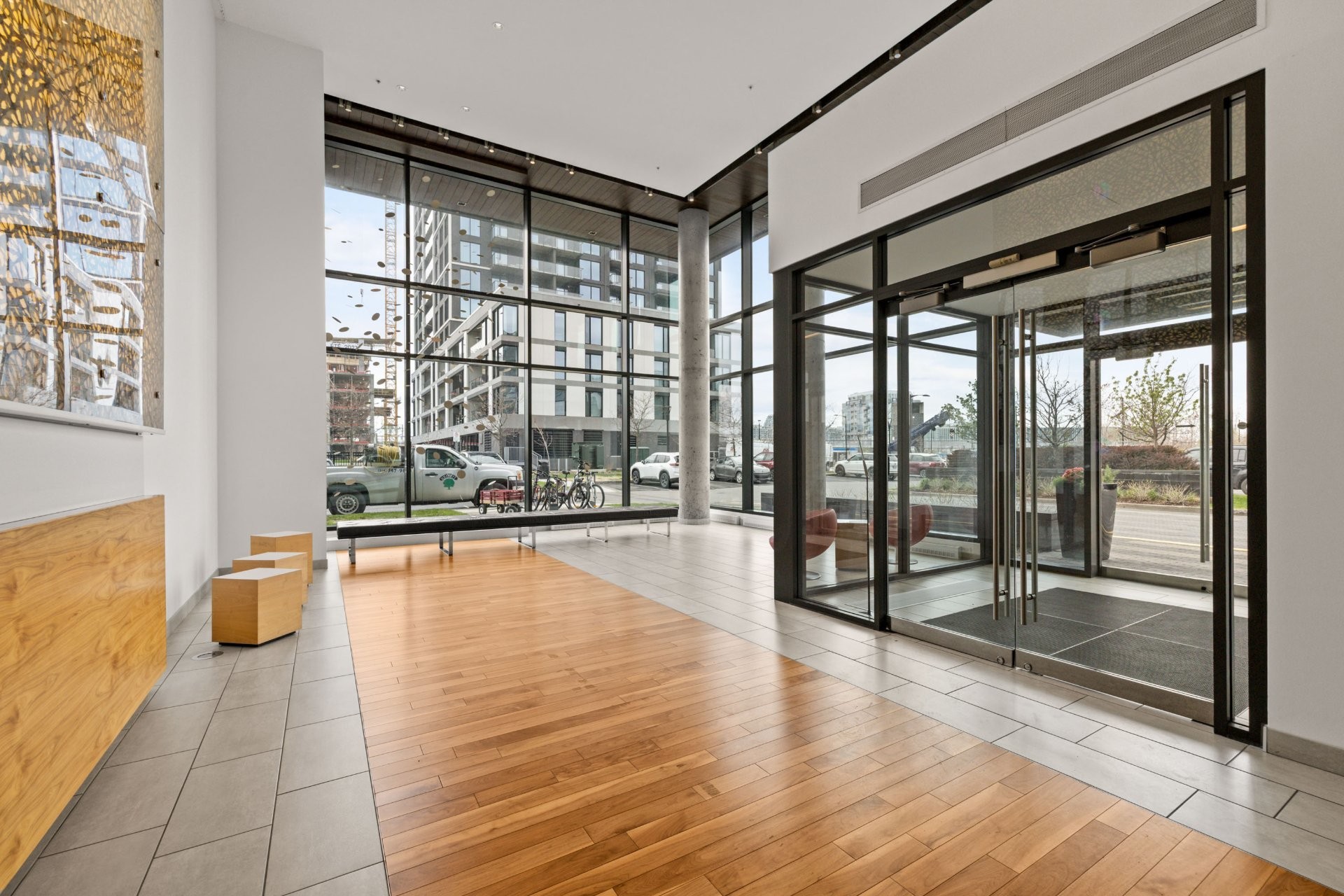 Hall d'entrée/Vestibule - 202-299 Rue De La Rotonde, Montréal (Verdun/Île-Des-Soeurs), QC - Indoor Photo Showing Other Room