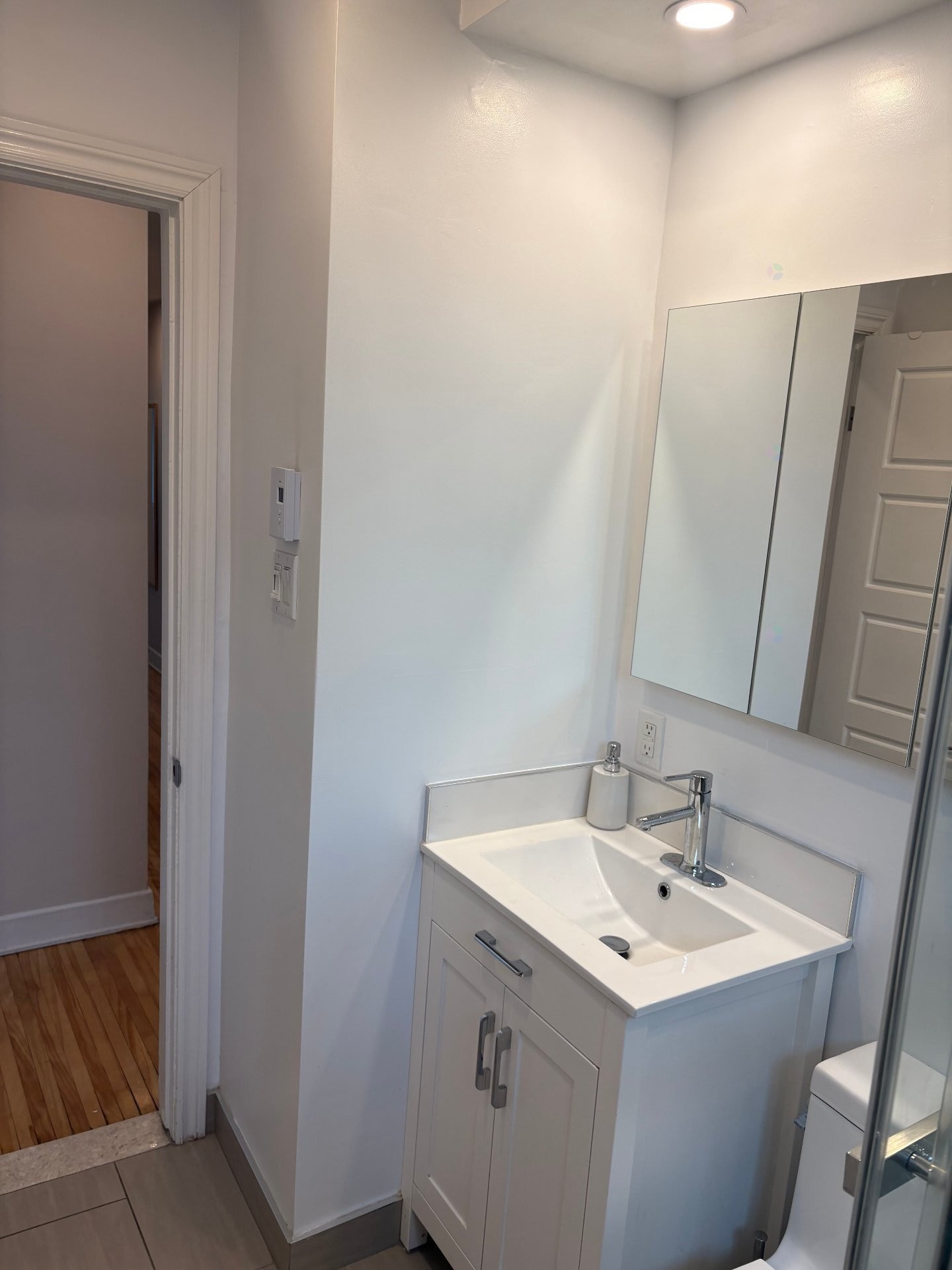 Bathroom - 2-7728 Av. De L'Épée, Montréal (Villeray/Saint-Michel/Parc-Extension), QC - Indoor Photo Showing Bathroom