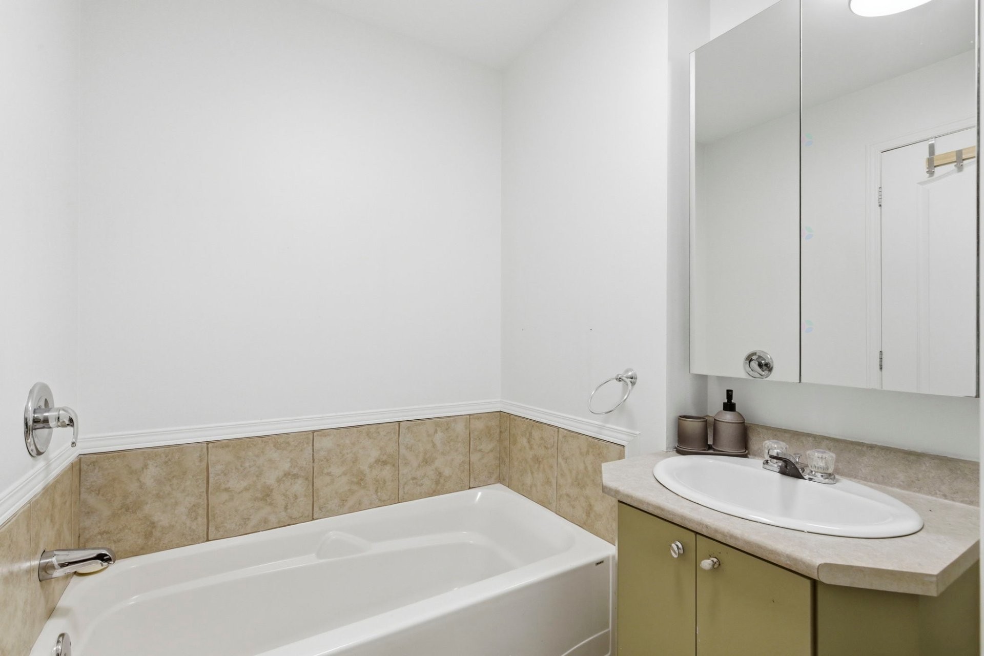 Bathroom - 5-1310 Rue Jarry E., Montréal (Villeray/Saint-Michel/Parc-Extension), QC - Indoor Photo Showing Bathroom