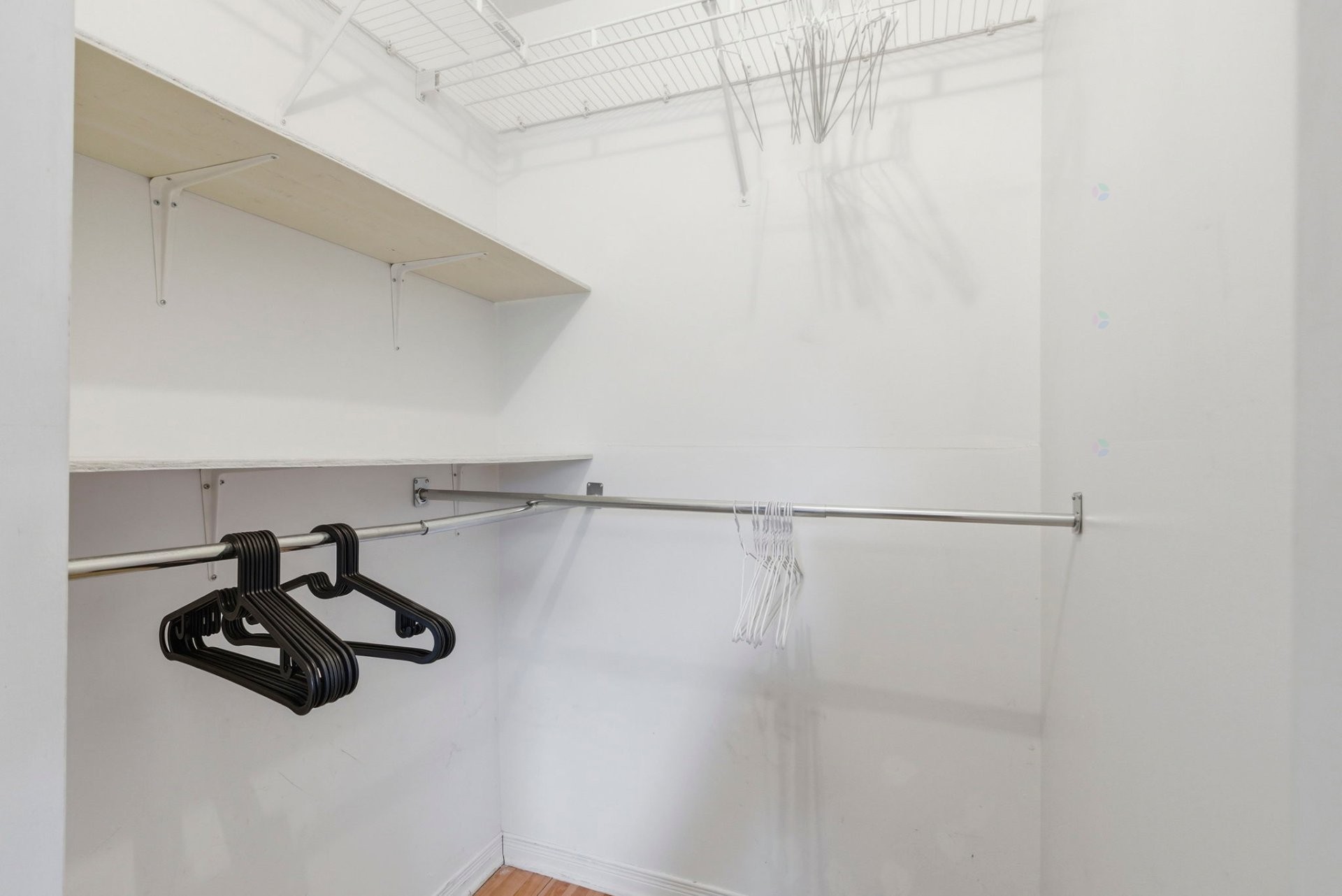 Closet - 5-1310 Rue Jarry E., Montréal (Villeray/Saint-Michel/Parc-Extension), QC - Indoor With Storage