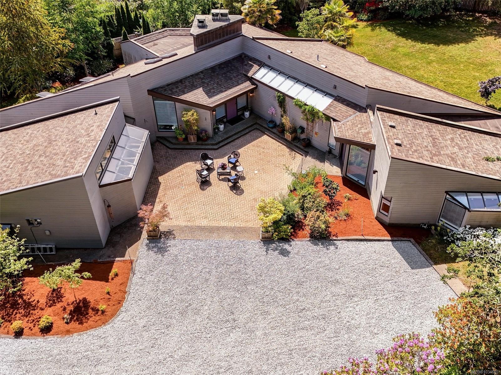 596 Towner Rd, North Saanich, BC