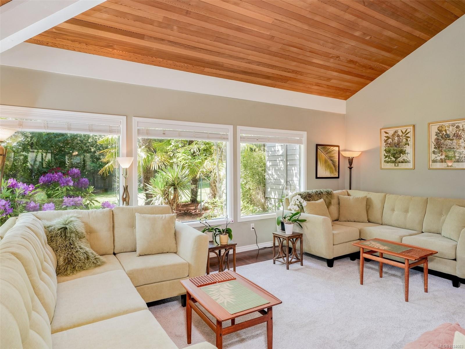596 Towner Rd, North Saanich, BC