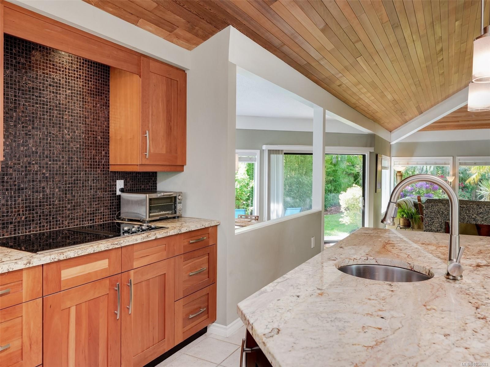 596 Towner Rd, North Saanich, BC