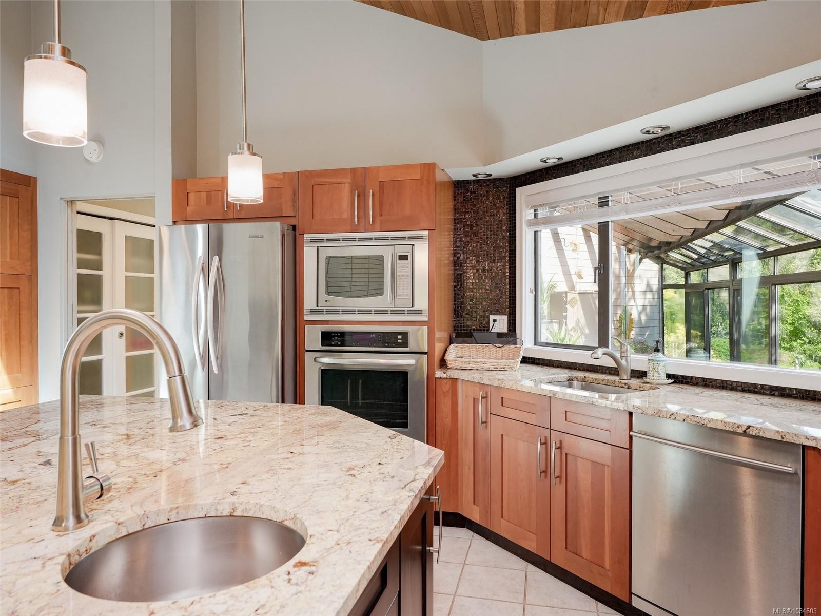 596 Towner Rd, North Saanich, BC