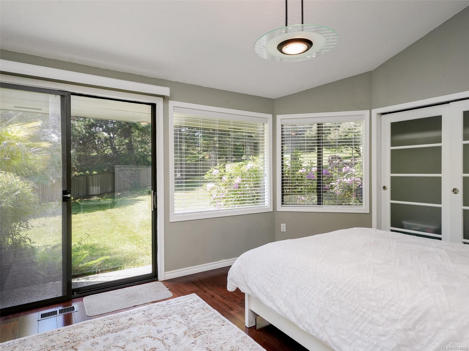 596 Towner Rd, North Saanich, BC