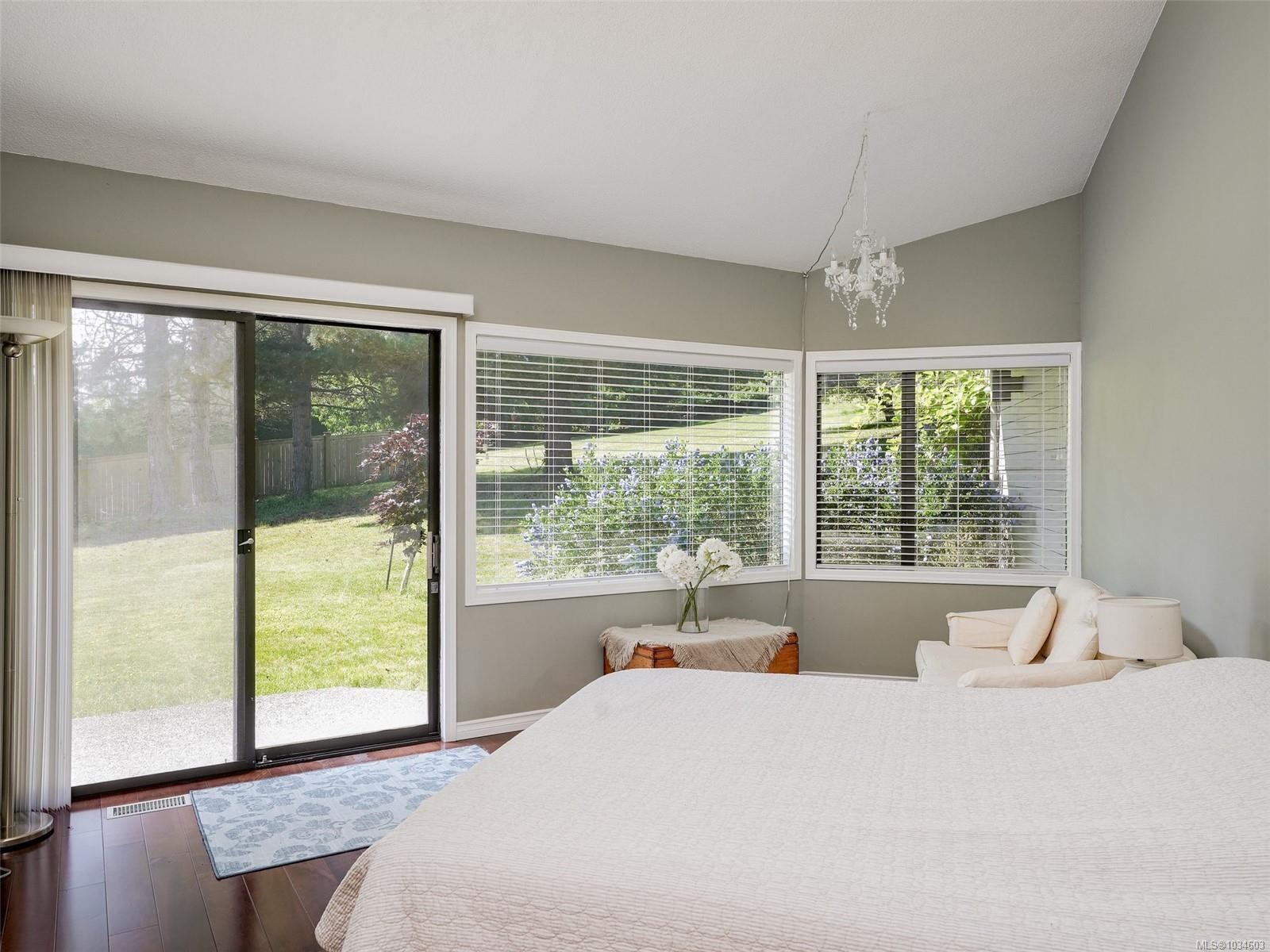596 Towner Rd, North Saanich, BC