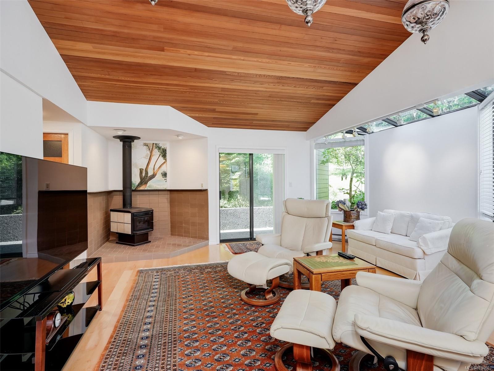 596 Towner Rd, North Saanich, BC