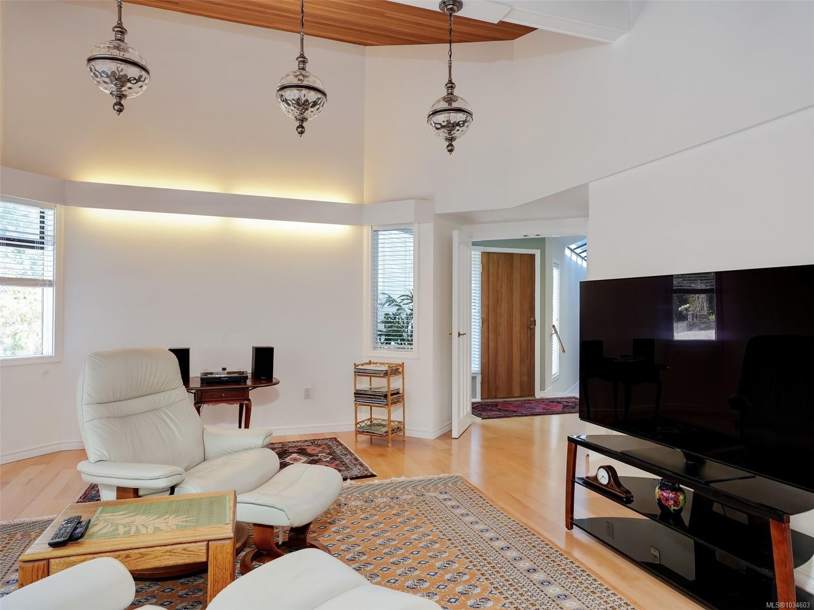 596 Towner Rd, North Saanich, BC