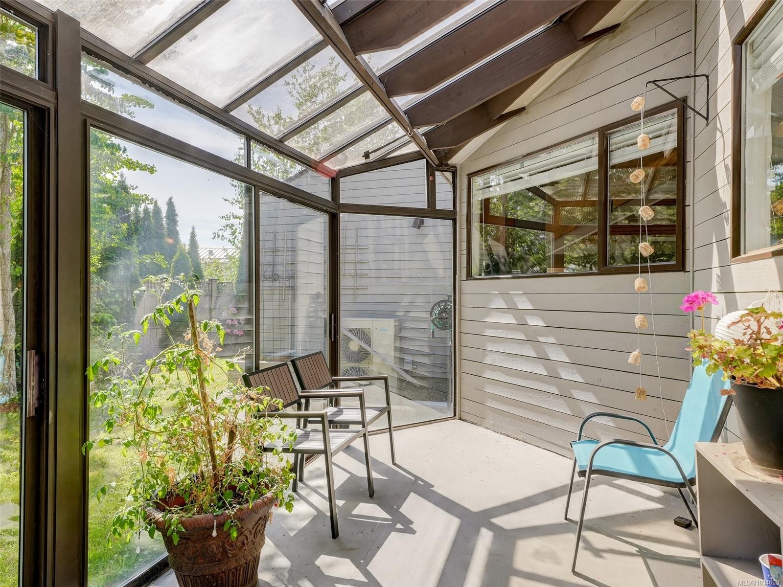 596 Towner Rd, North Saanich, BC