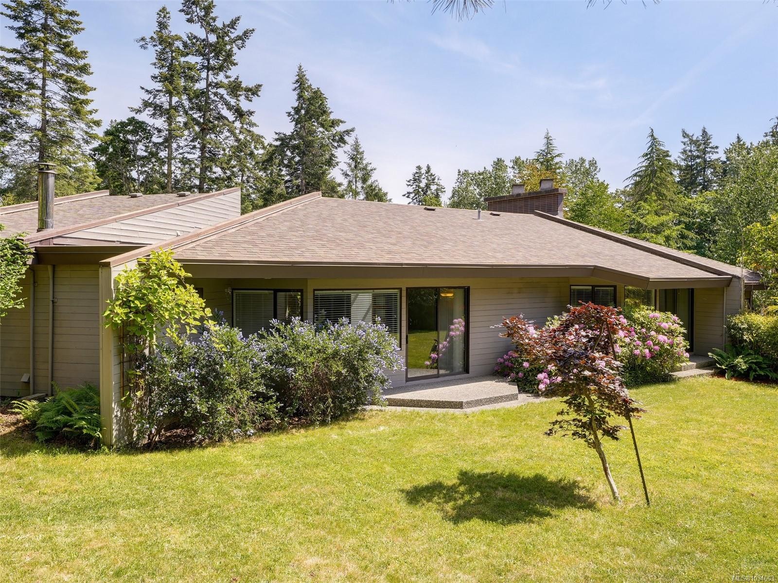 596 Towner Rd, North Saanich, BC