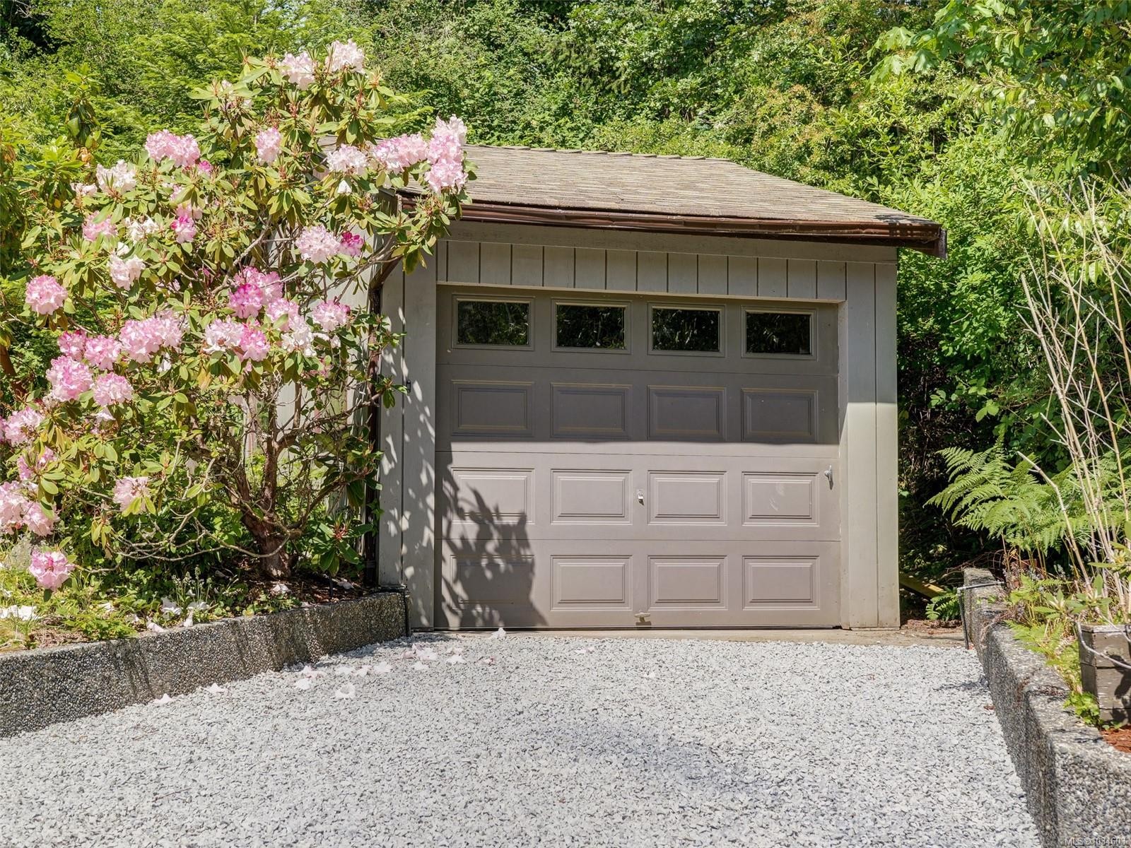 596 Towner Rd, North Saanich, BC