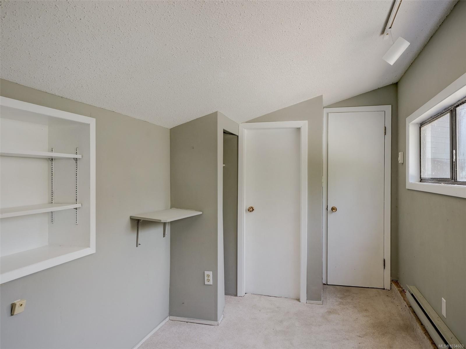596 Towner Rd, North Saanich, BC