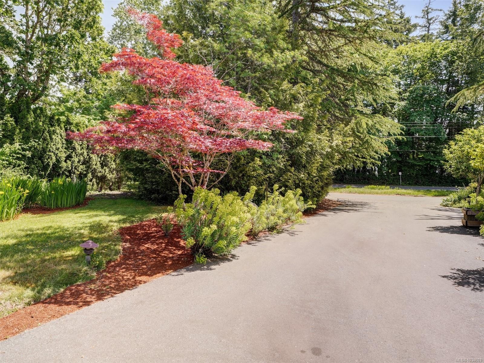 596 Towner Rd, North Saanich, BC