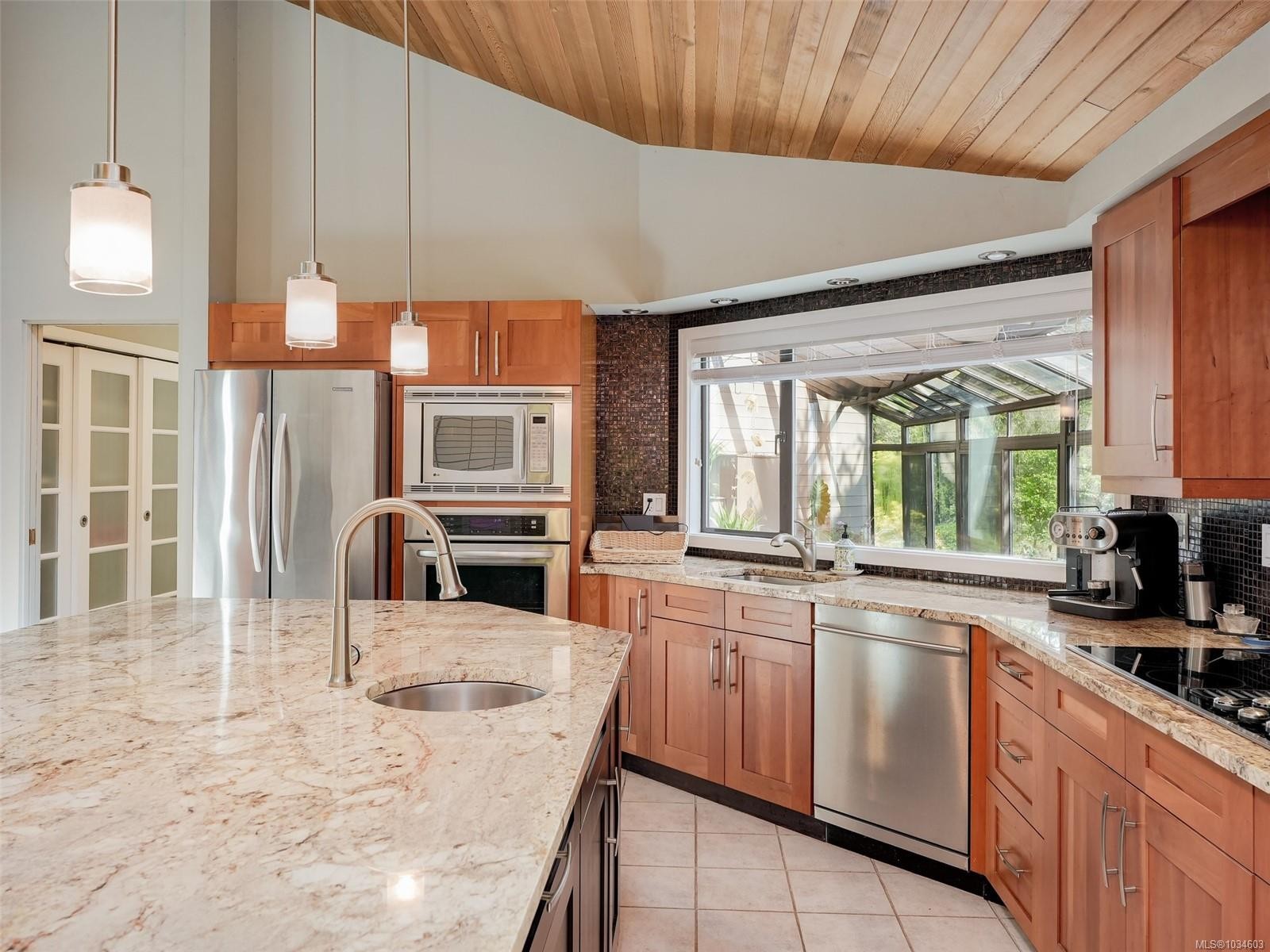 596 Towner Rd, North Saanich, BC