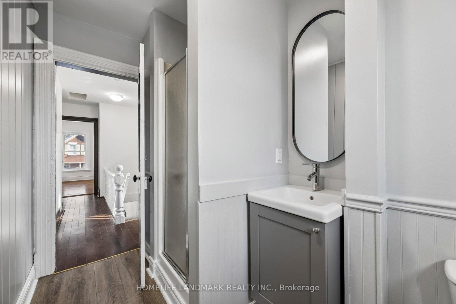 457 Bolivar Street, Peterborough, ON - Indoor Photo Showing Bathroom