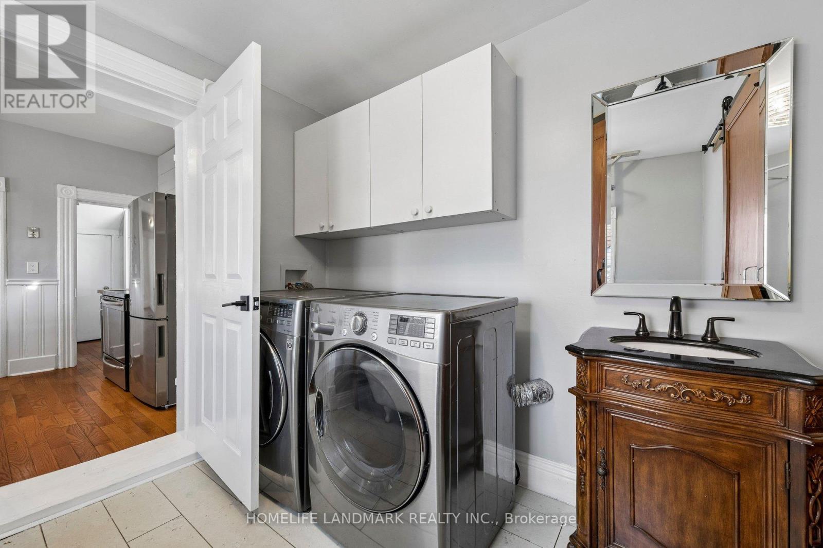 457 Bolivar Street, Peterborough, ON - Indoor Photo Showing Laundry Room