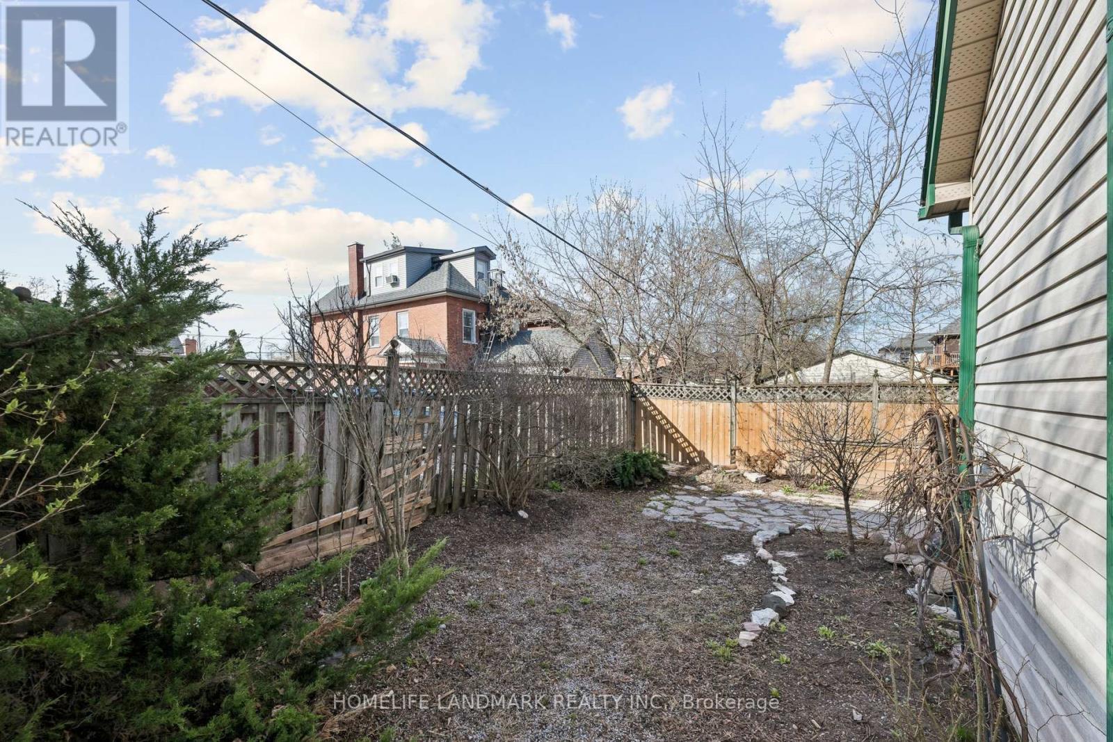 457 Bolivar Street, Peterborough, ON - Outdoor