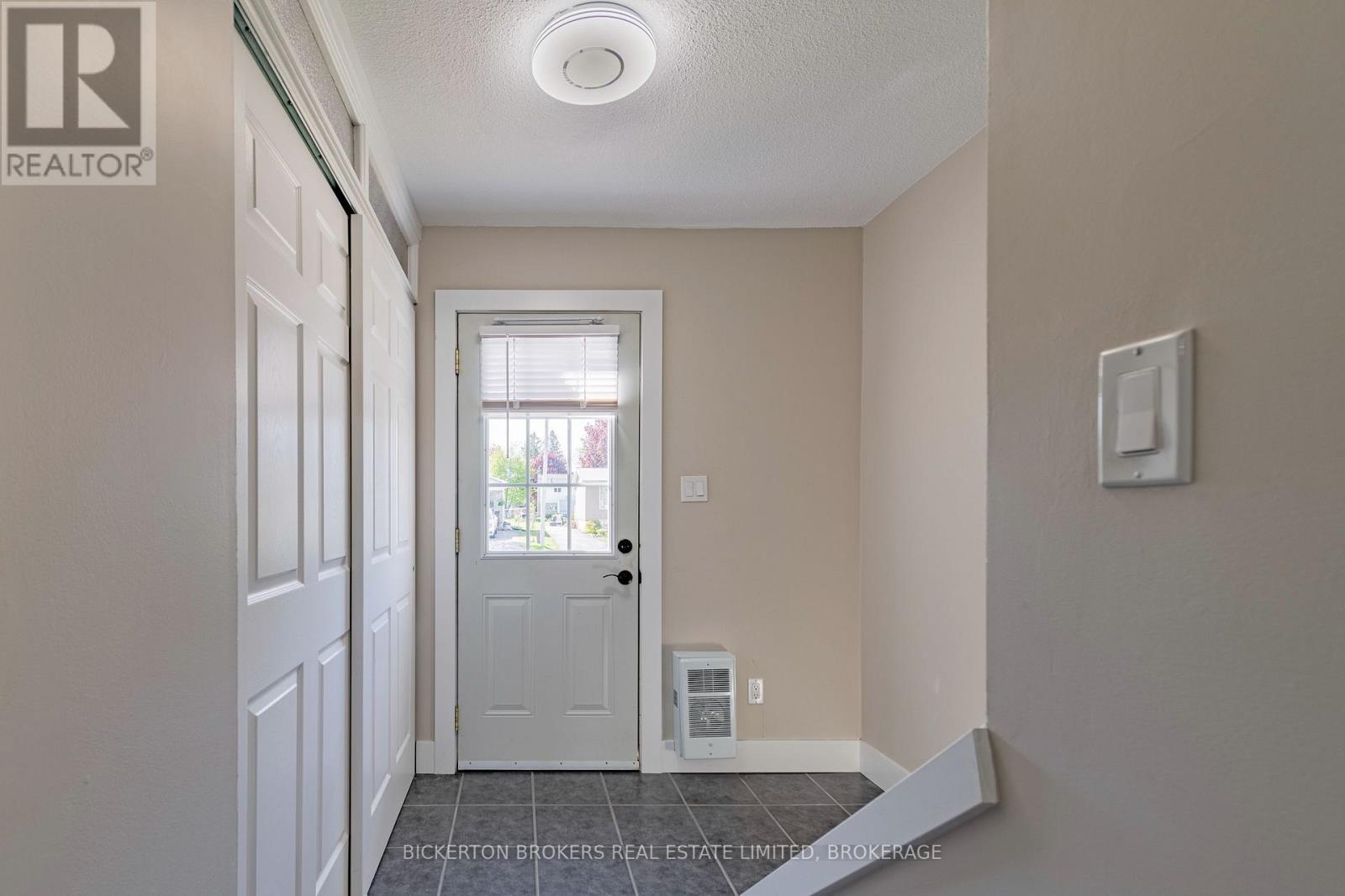 11 - 316 Forsyth Street, Gananoque, ON - Indoor Photo Showing Other Room