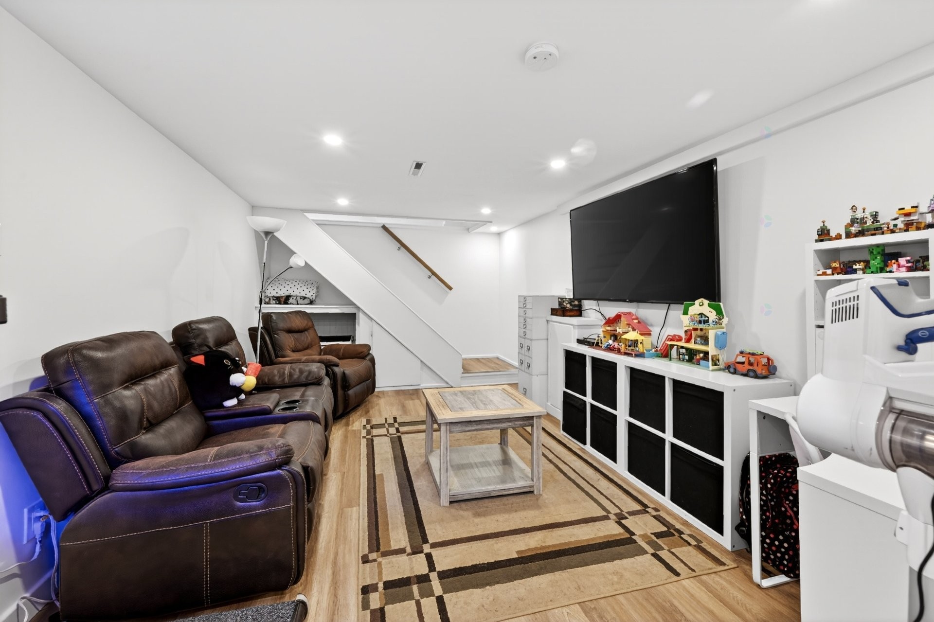 Family Room - 79 Rue Radisson, Pincourt, QC