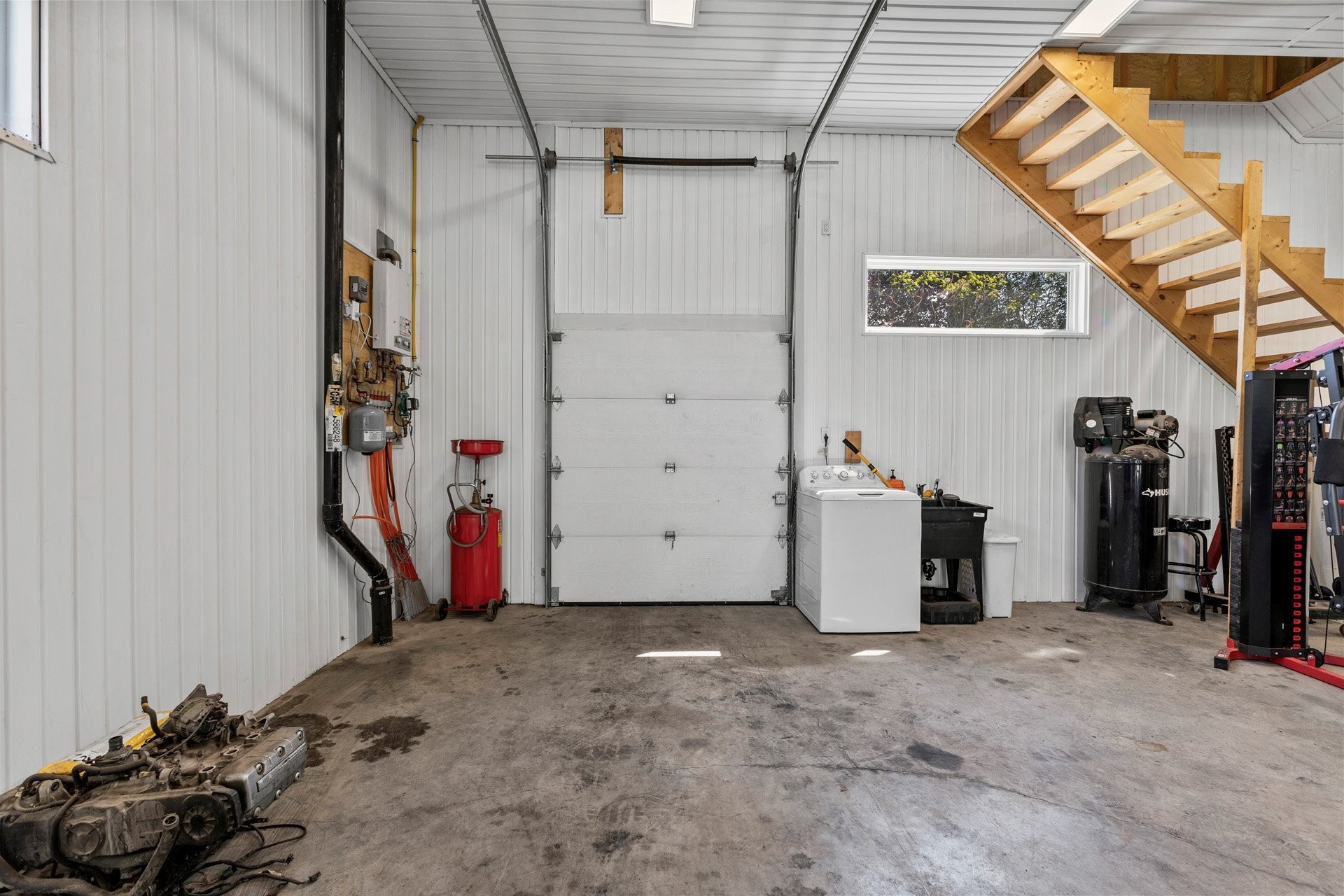 Garage - 2895 Rue Ste-Anne, Sainte-Justine-De-Newton, QC - Indoor Photo Showing Garage