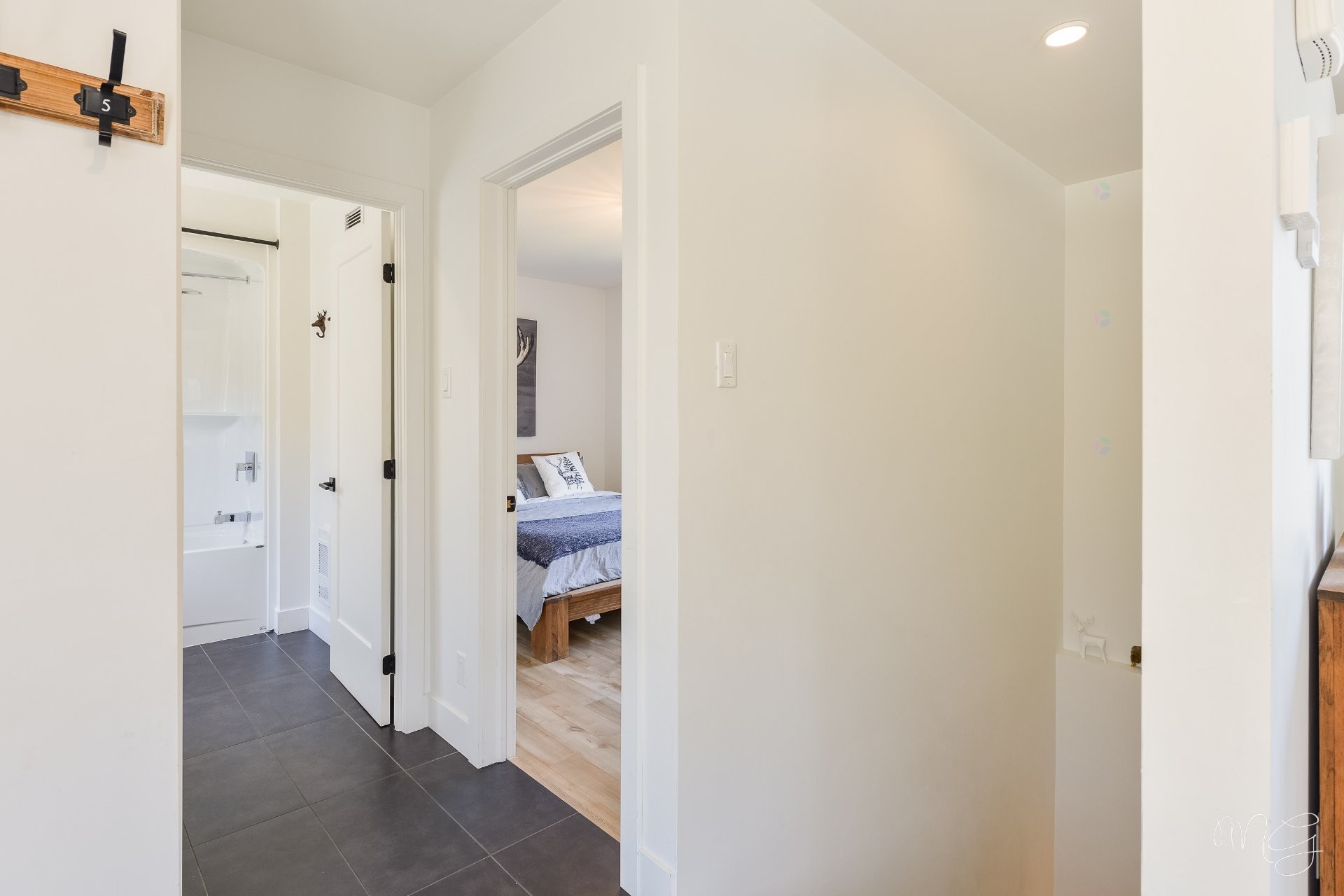Corridor - 71 Rue Du Hameau, Saint-Côme, QC - Indoor Photo Showing Other Room