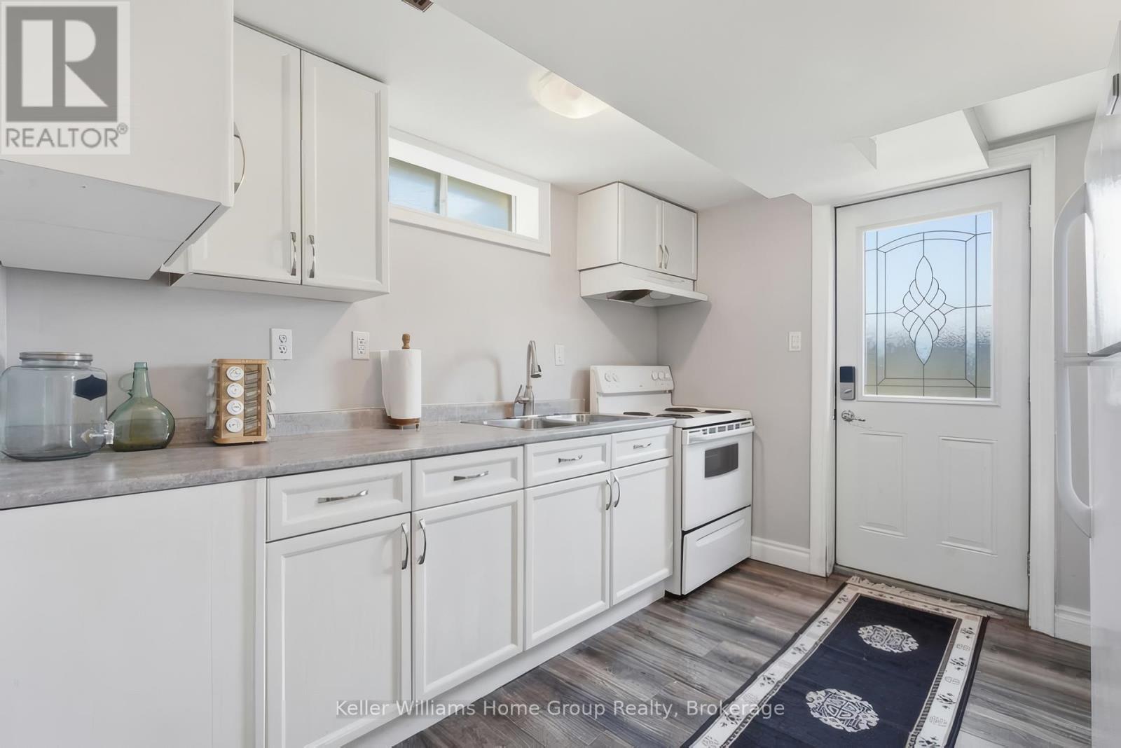 267 Bakersfield Drive, Cambridge, ON - Indoor Photo Showing Kitchen