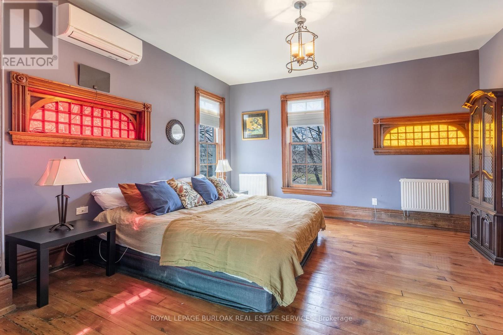 957 Beach Boulevard, Hamilton, ON - Indoor Photo Showing Bedroom