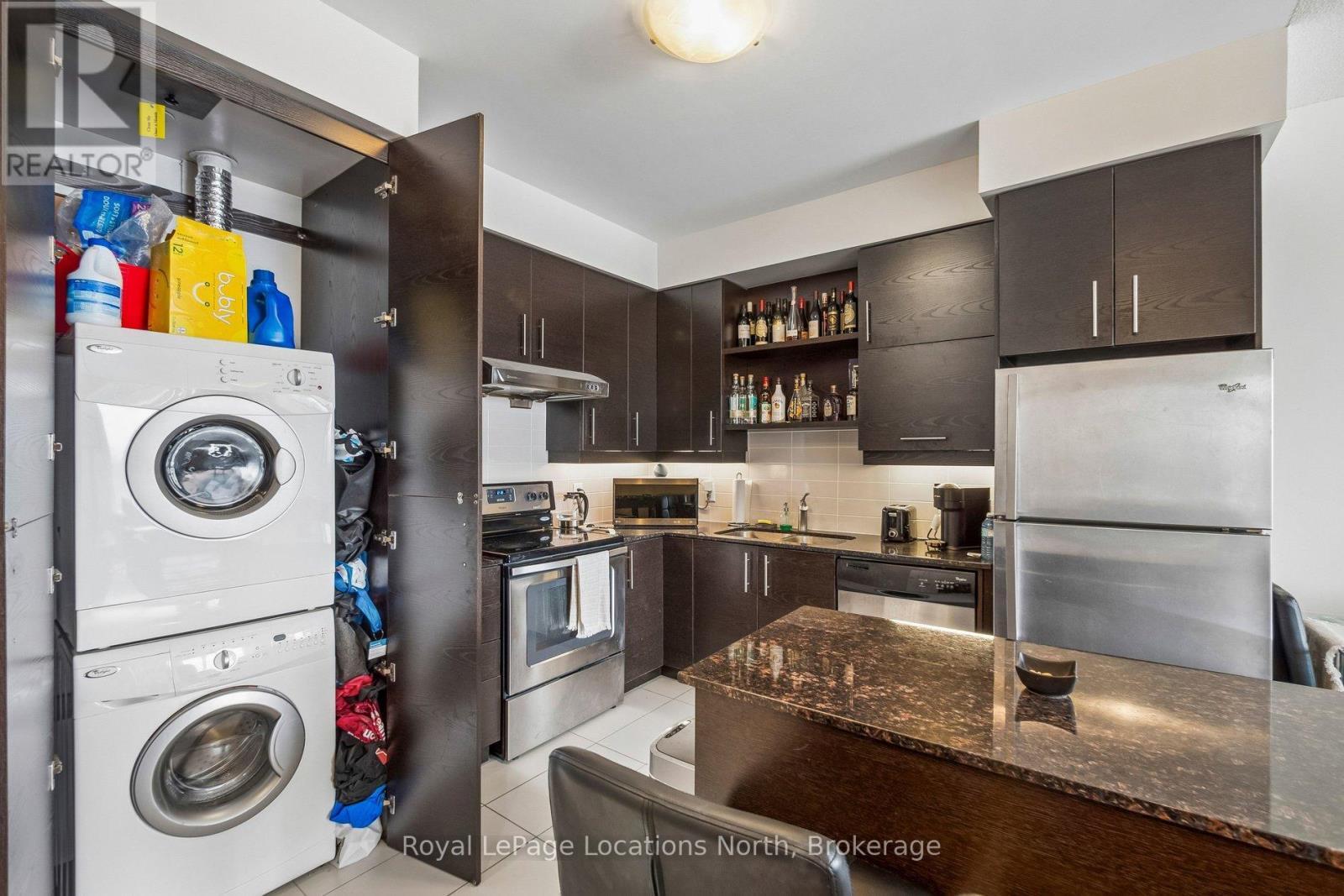810 - 277 South Park Road, Markham (Commerce Valley), ON - Indoor