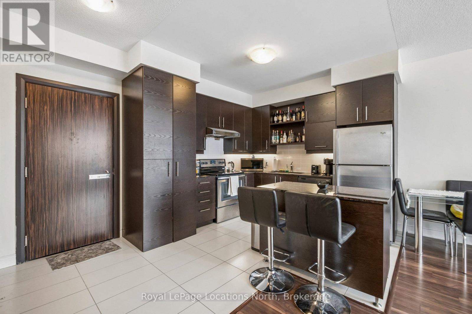 810 - 277 South Park Road, Markham (Commerce Valley), ON - Indoor Photo Showing Kitchen