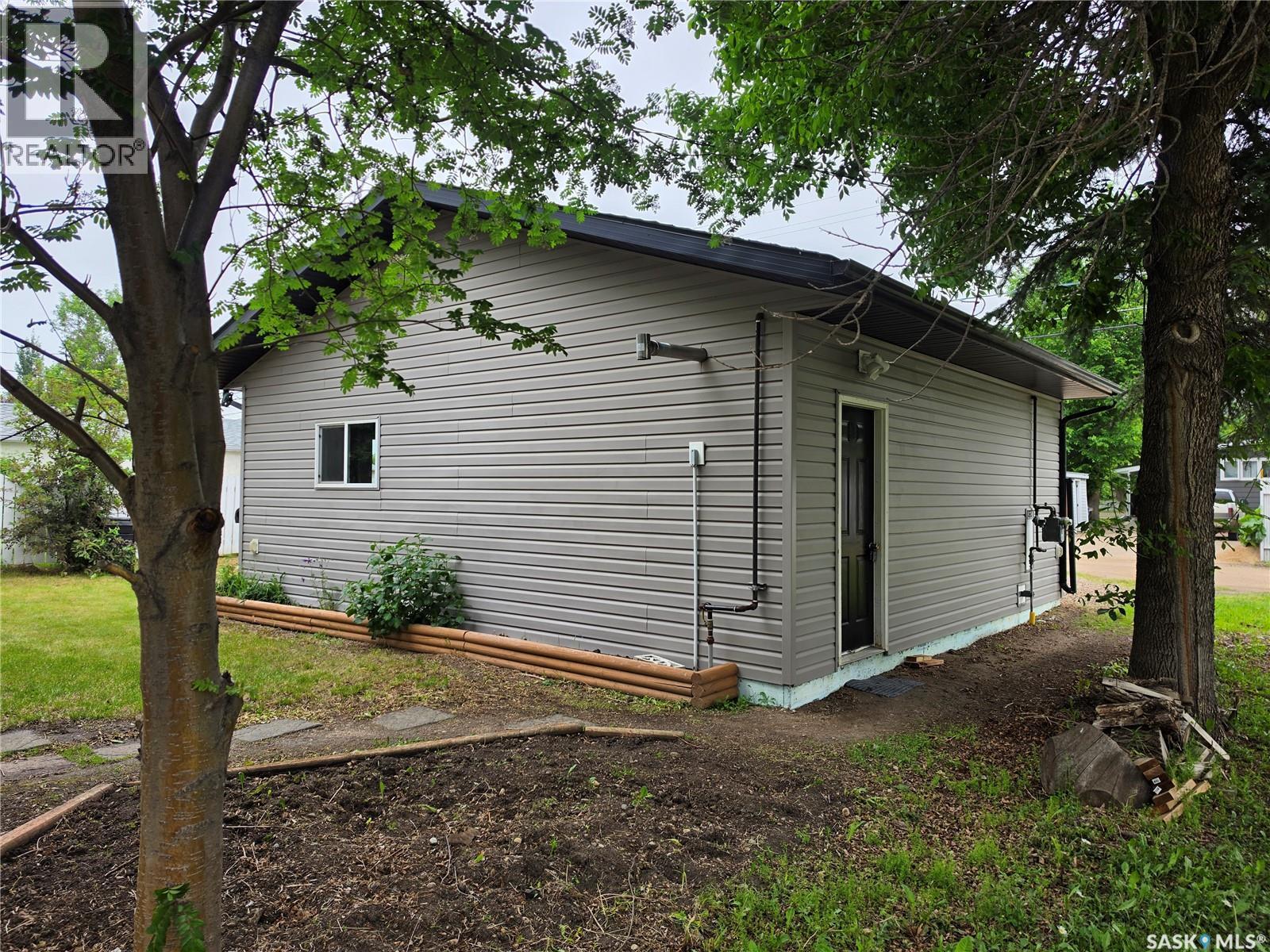 235 2Nd Avenue E, Unity, SK