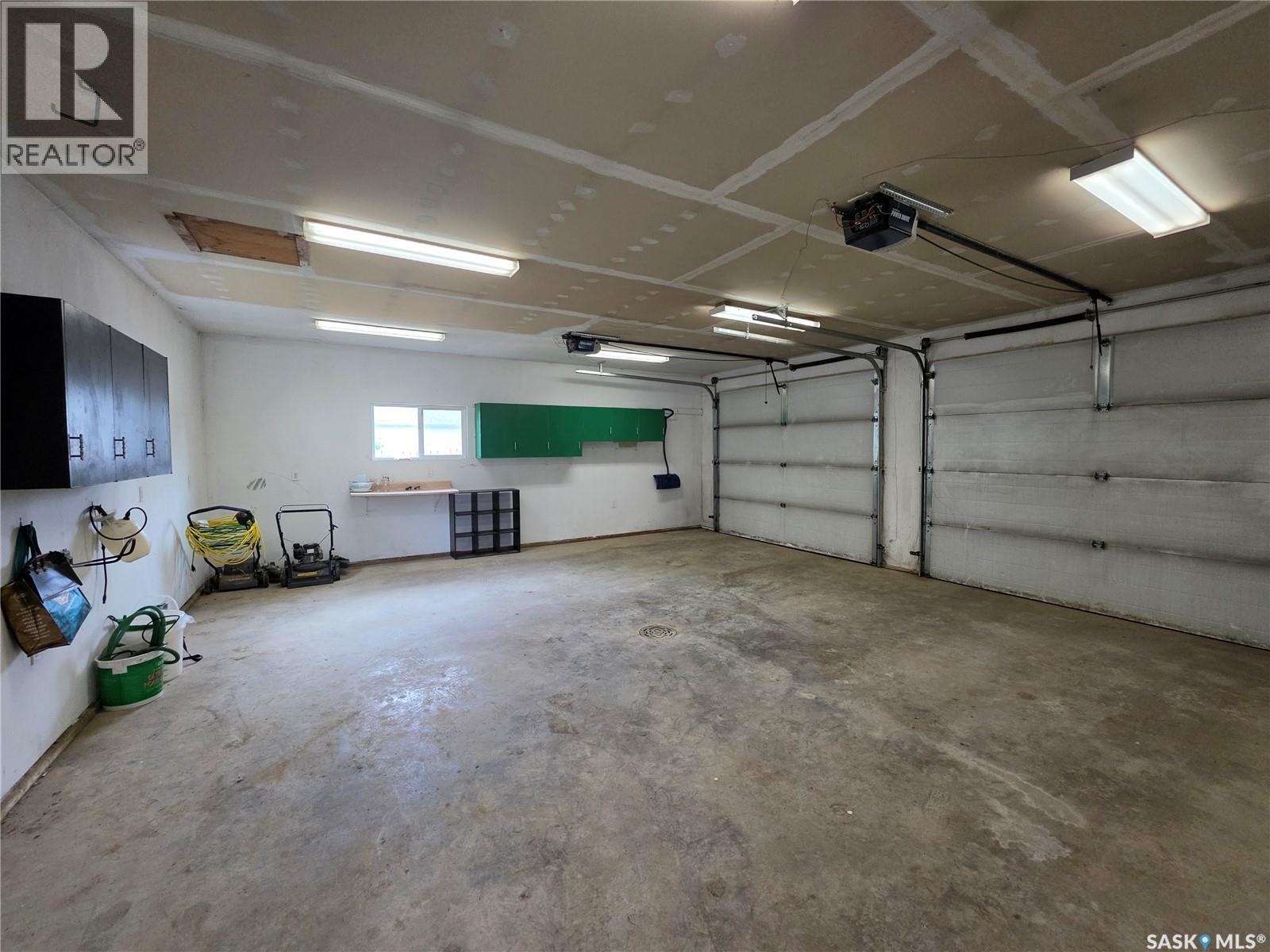 235 2Nd Avenue E, Unity, SK