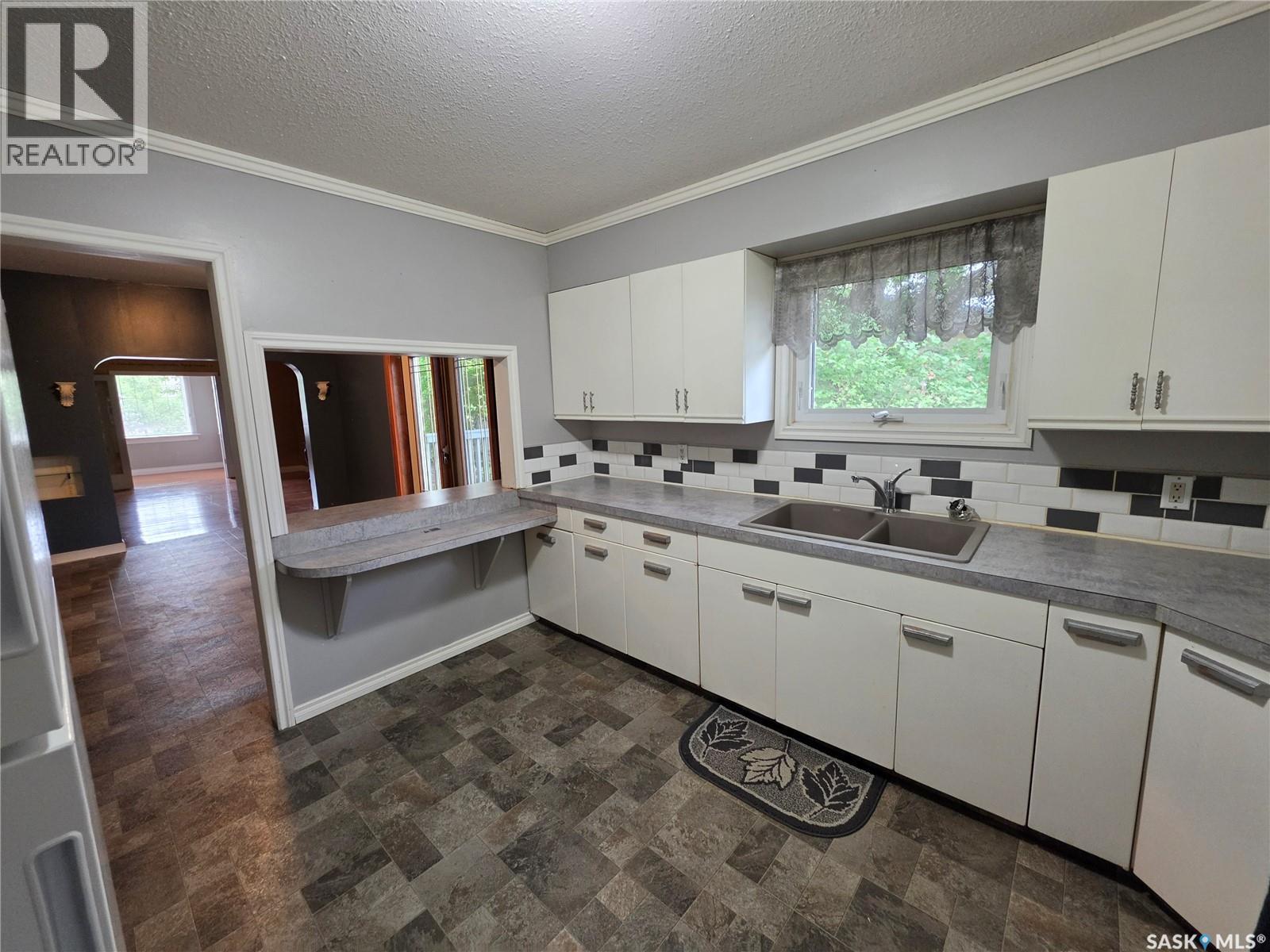 235 2Nd Avenue E, Unity, SK
