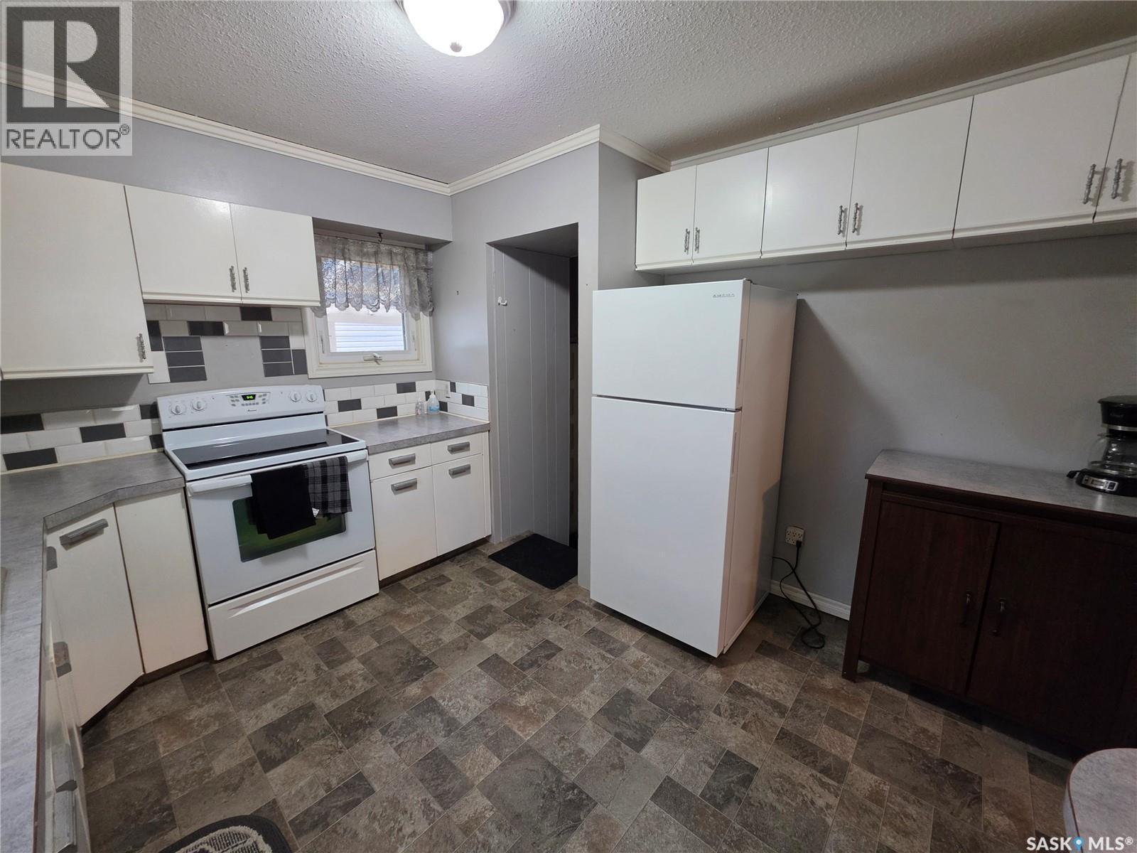 235 2Nd Avenue E, Unity, SK