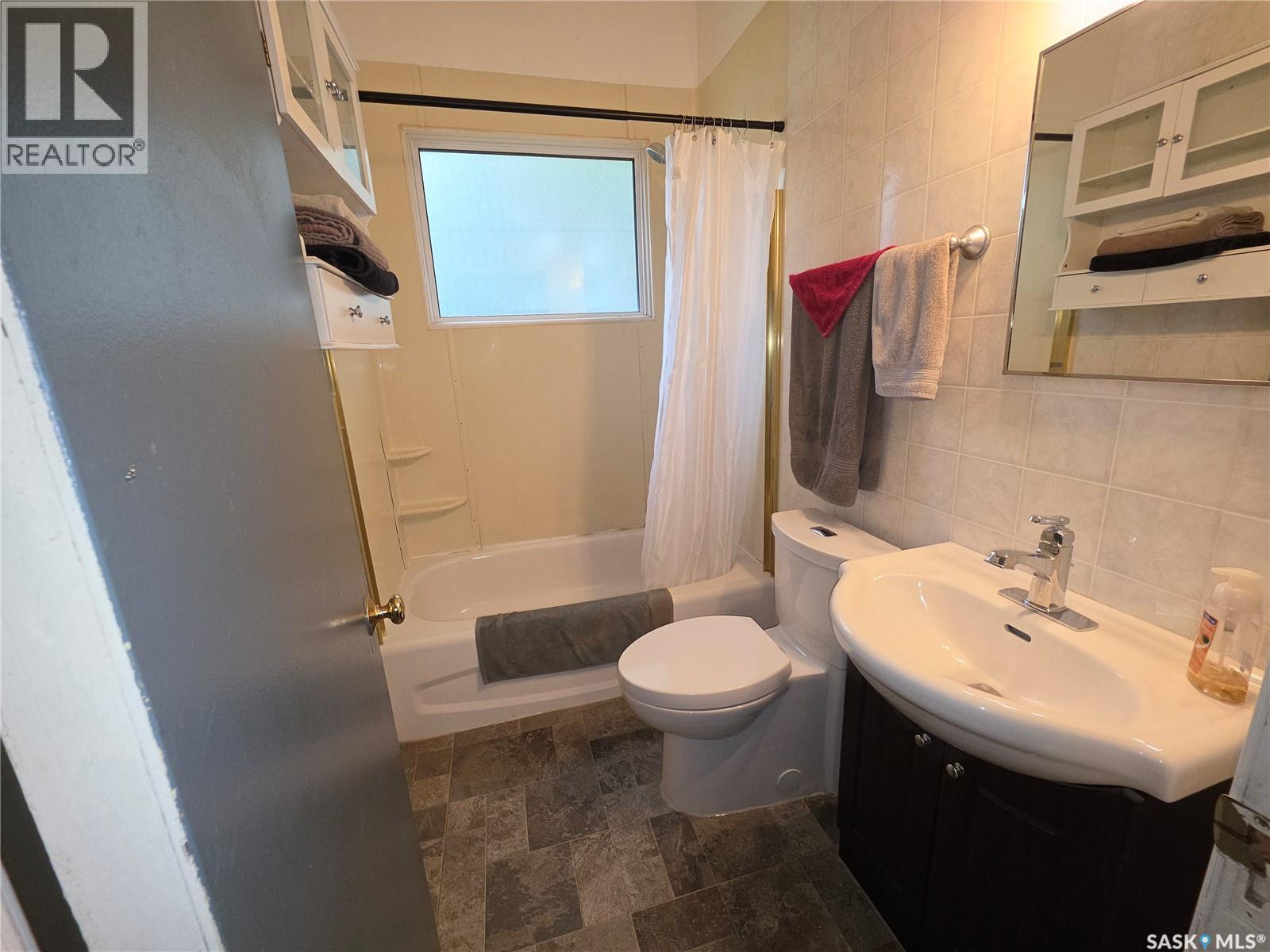 235 2Nd Avenue E, Unity, SK