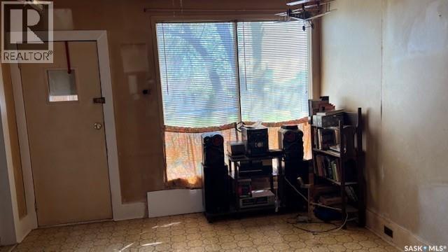 1242 Wolfe Avenue, Moose Jaw, SK - Indoor Photo Showing Other Room