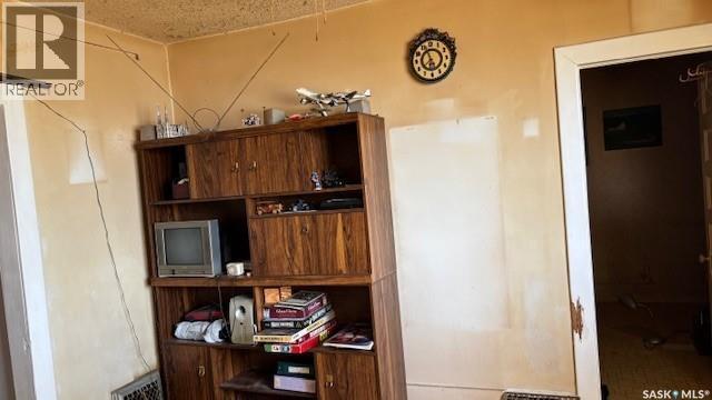 1242 Wolfe Avenue, Moose Jaw, SK - Indoor Photo Showing Other Room