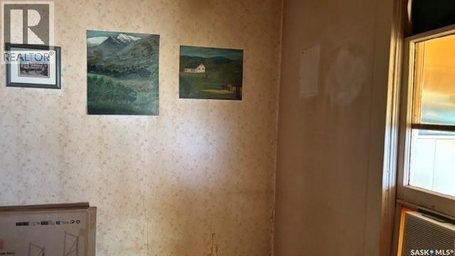 1242 Wolfe Avenue, Moose Jaw, SK - Indoor Photo Showing Other Room