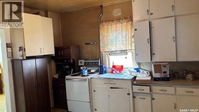 1242 Wolfe Avenue, Moose Jaw, SK - Indoor Photo Showing Kitchen
