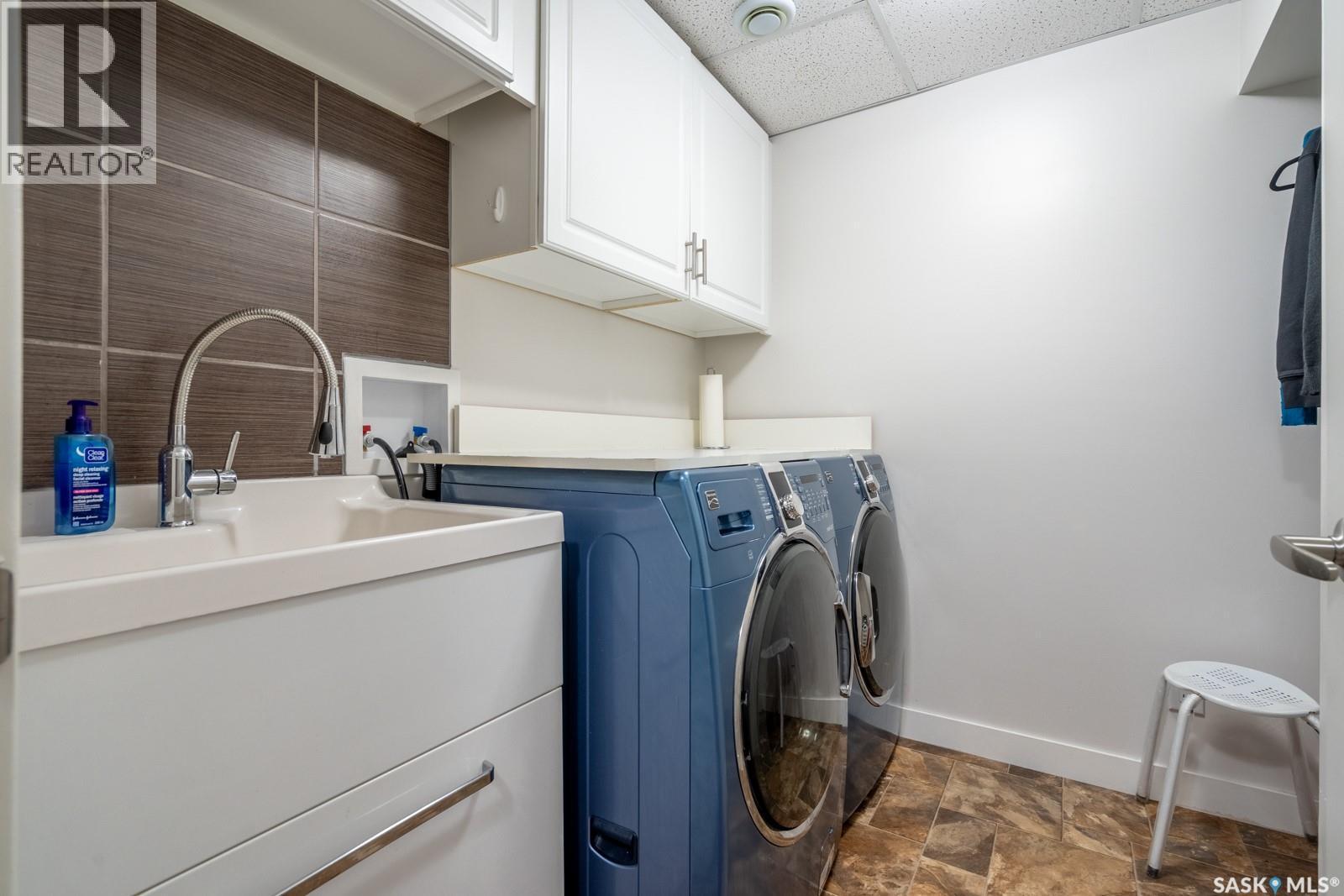 4510 Green Poplar Lane E, Regina, SK - Indoor Photo Showing Laundry Room