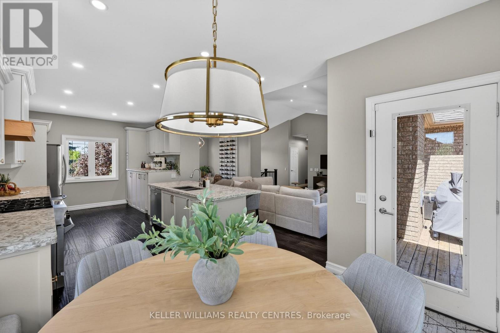 50 Glenhuron Drive, Springwater, ON - Indoor Photo Showing Dining Room
