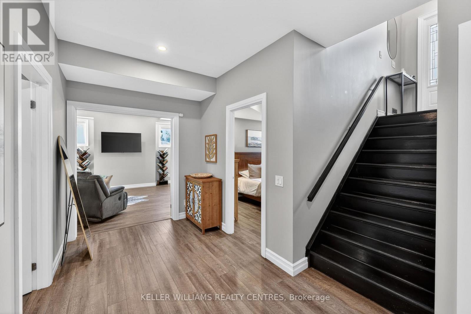 50 Glenhuron Drive, Springwater, ON - Indoor Photo Showing Other Room