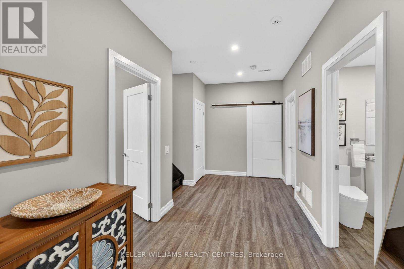 50 Glenhuron Drive, Springwater, ON - Indoor Photo Showing Other Room