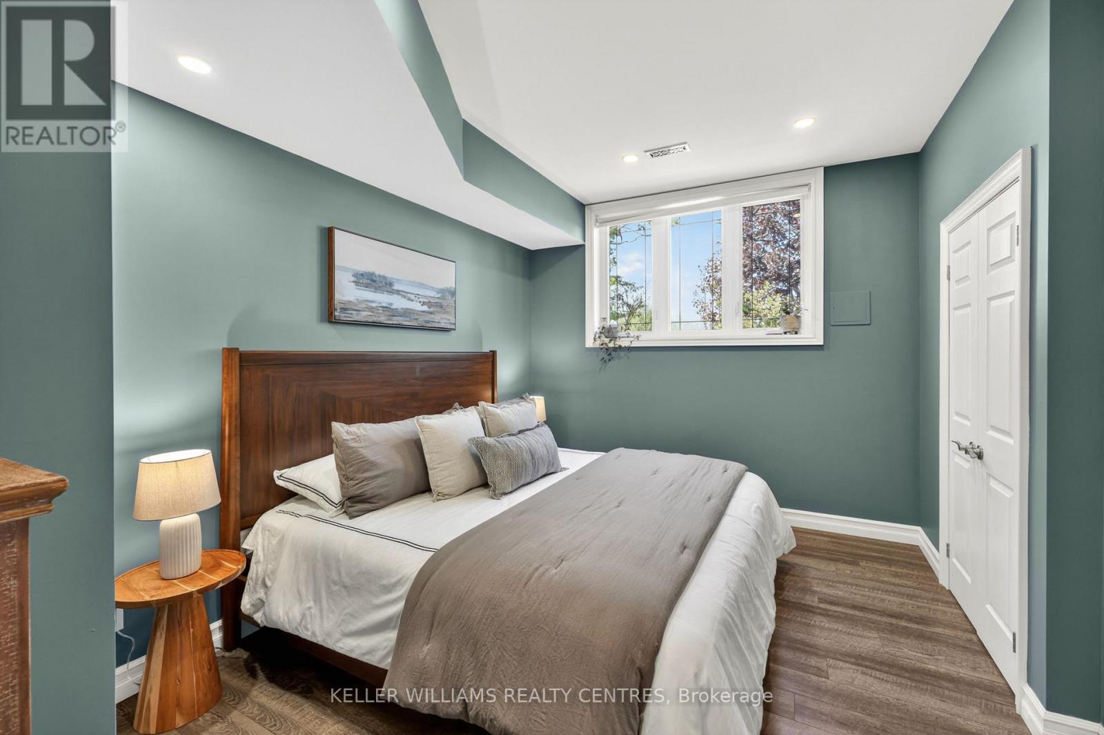 50 Glenhuron Drive, Springwater, ON - Indoor Photo Showing Bedroom