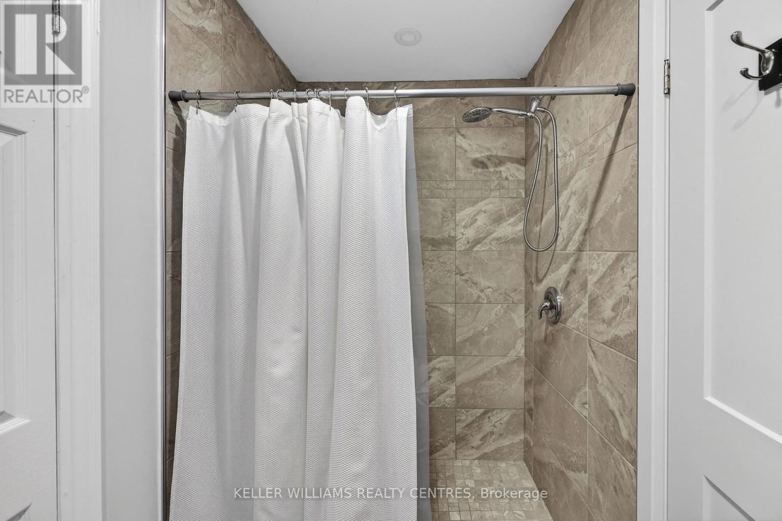 50 Glenhuron Drive, Springwater, ON - Indoor Photo Showing Bathroom
